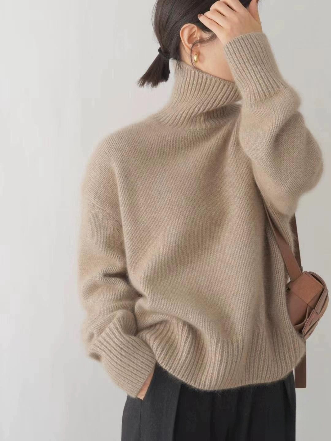 Minimalist Turtleneck Wool Sweater